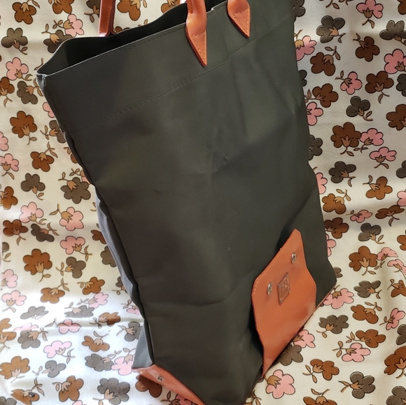 Fatta Fabbrica Italiana Foldable Olive  Handbag - Picture 6 of 10